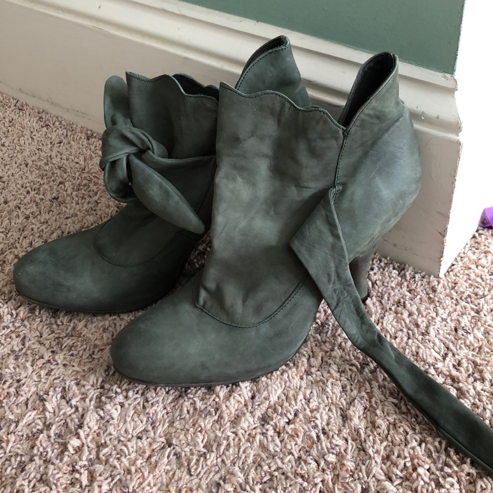 Cute, Green Leather Heels